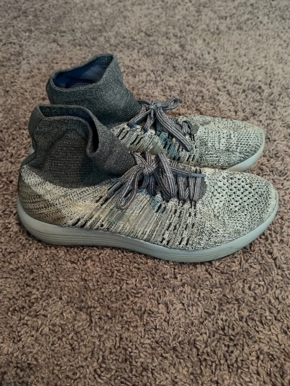 Nike Men’s Flyknit Athletic Shoes Gray/Black